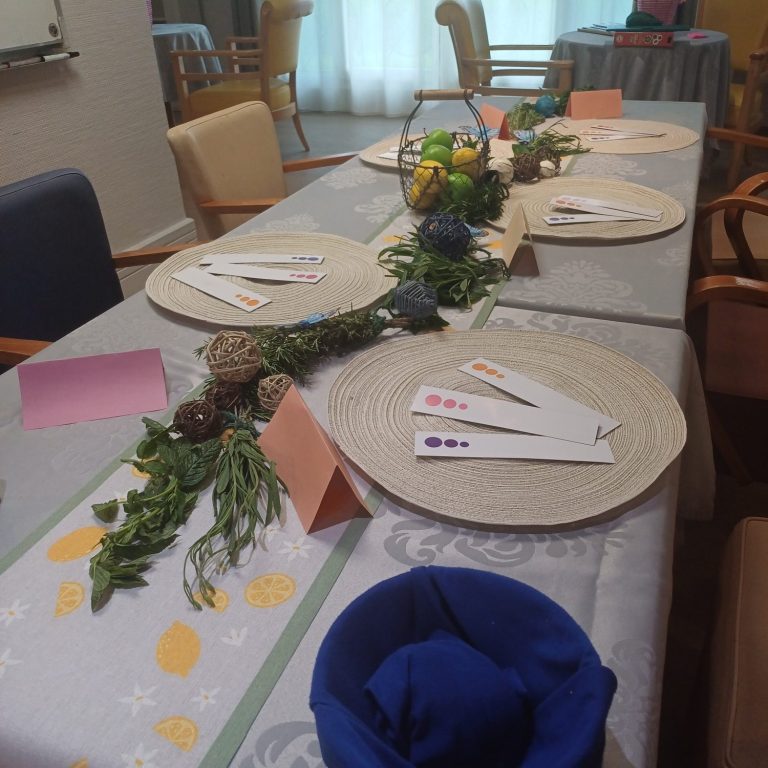 Atelier sensoriel en Ehpad